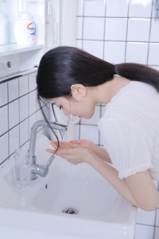 亚洲卡2卡三卡4卡2022老狼